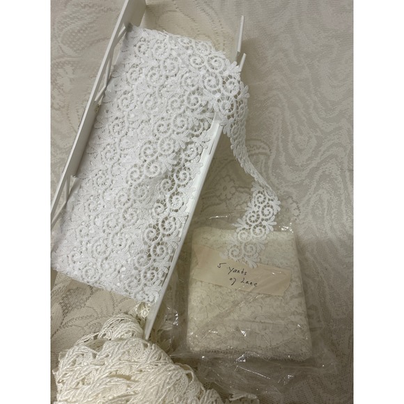 Lot Assorted Vintage Lace Trim Ribbon Fabric Craft Sewing Appliqués Doilies - Picture 8 of 8